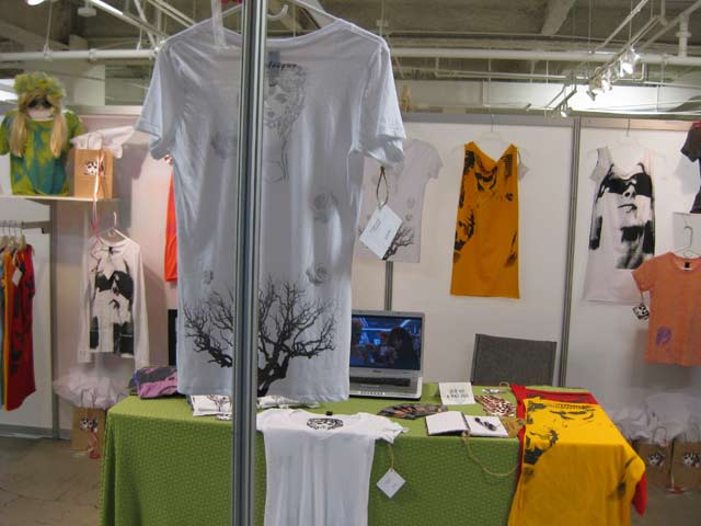 Unique Booth (Center)